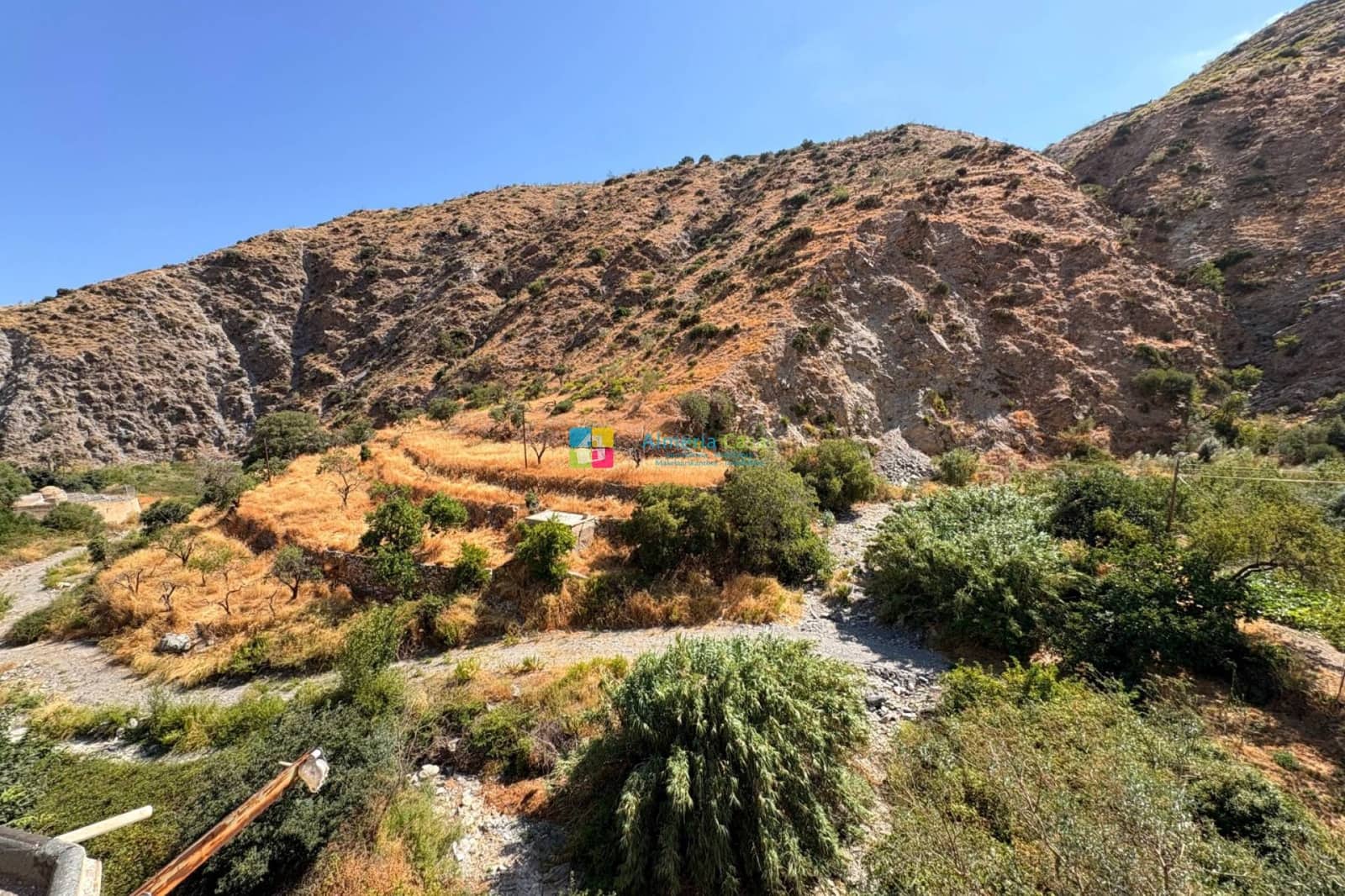 8 soverom Hus til salgs i Sierro med garasje - € 230 000 (Ref: 9221368)