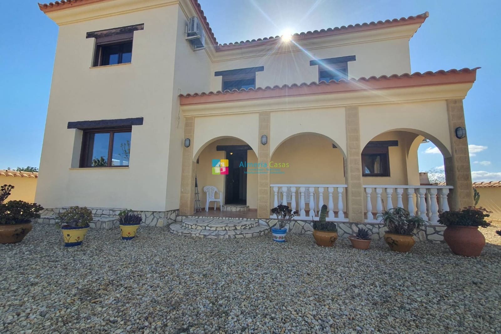 3 soveværelse Villa til salg i El Cucador med swimmingpool - € 299.000 (Ref: 9254155)