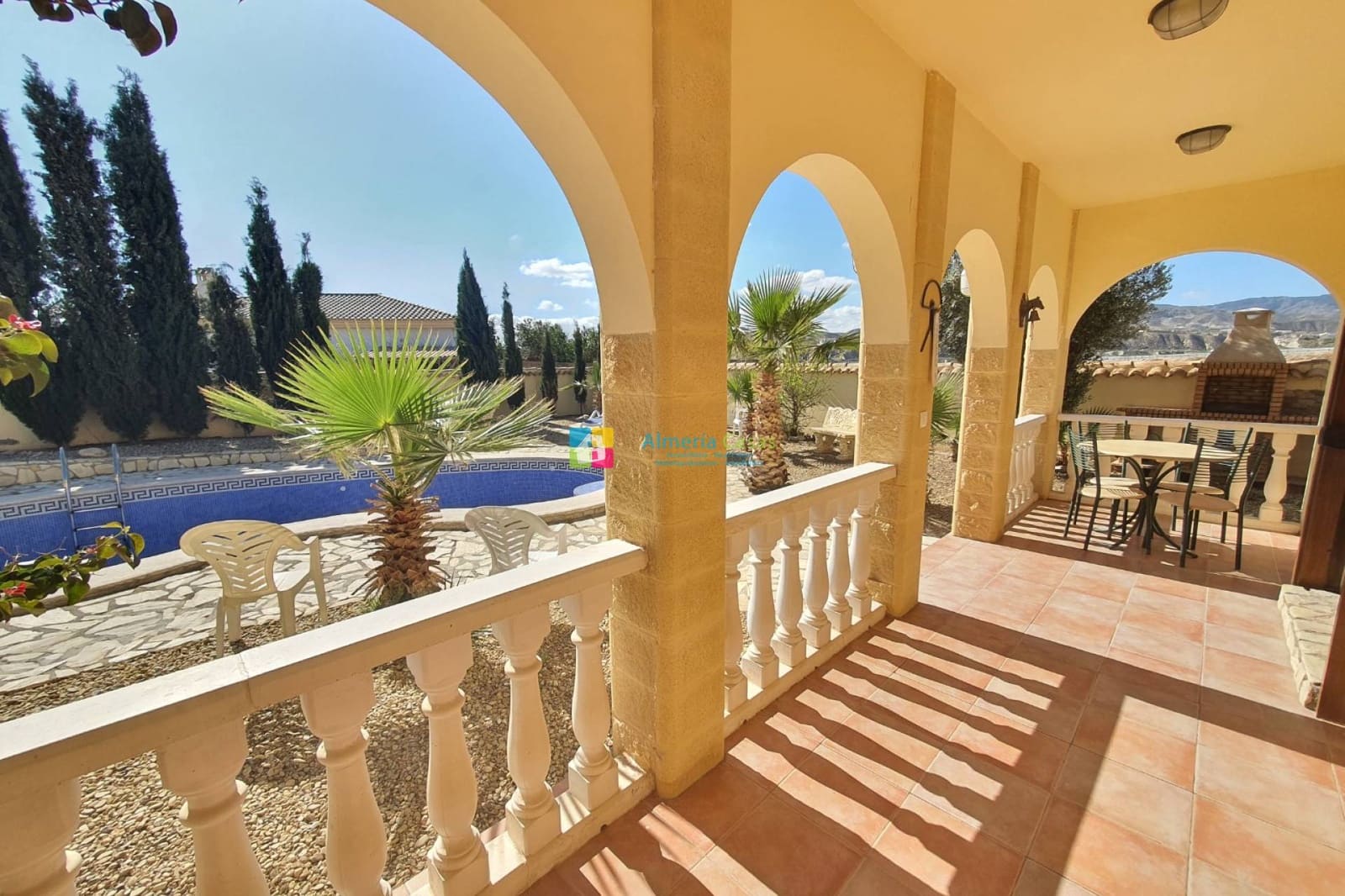 3 soveværelse Villa til salg i El Cucador med swimmingpool - € 299.000 (Ref: 9254155)