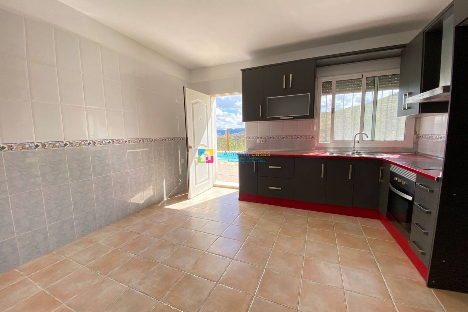 3 sypialnia Willa na sprzedaż w Lijar z basenem - 185 000 € (Ref: 9273073)