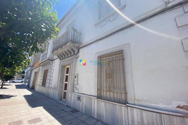 7 soveværelse Byhus til salg i Baza med garage - € 180.000 (Ref: 9325243)