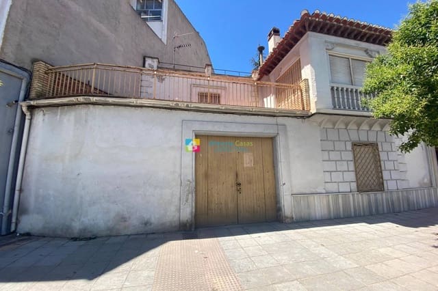 7 soveværelse Byhus til salg i Baza med garage - € 180.000 (Ref: 9325243)