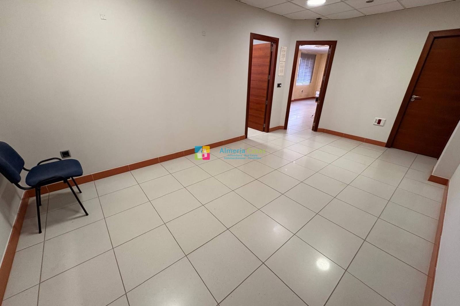 Erhverv til leje i Albox - € 950 (Ref: 9378377)