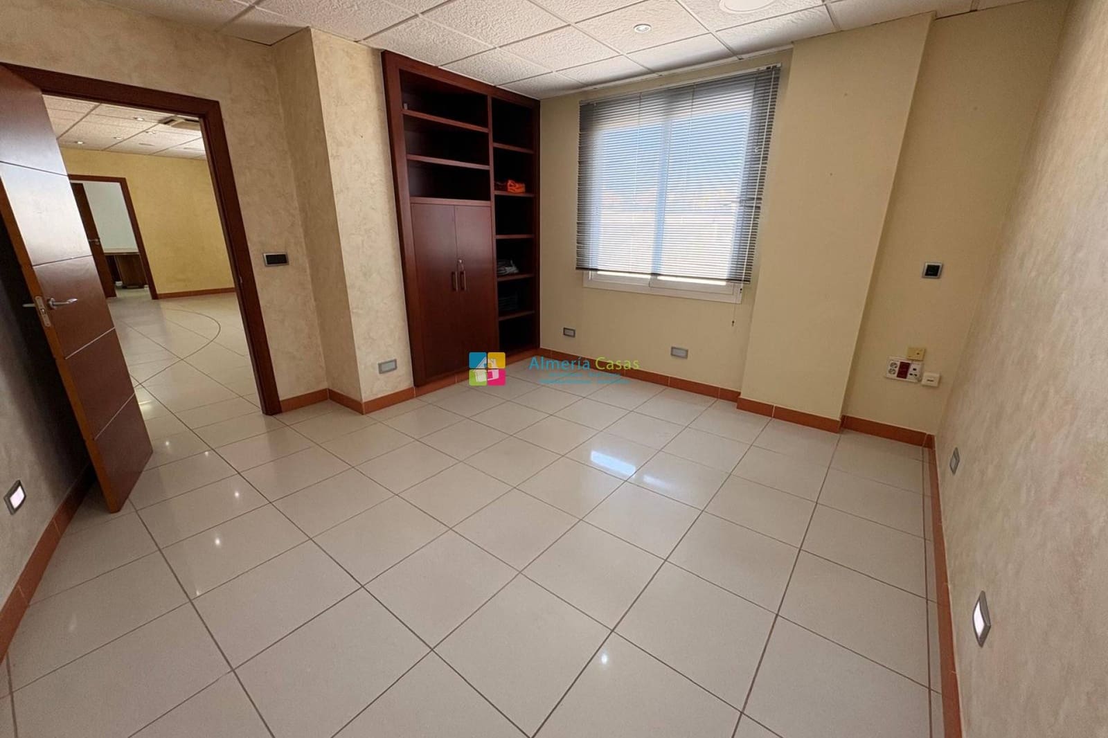 Erhverv til leje i Albox - € 950 (Ref: 9378377)