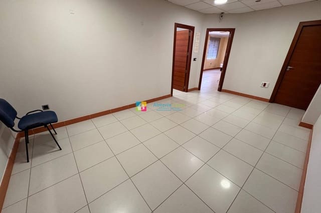 Commercial for rent in Albox - € 950 (Ref: 9378377)