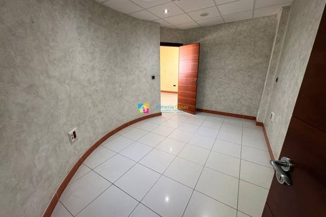 Commercial for rent in Albox - € 950 (Ref: 9378377)