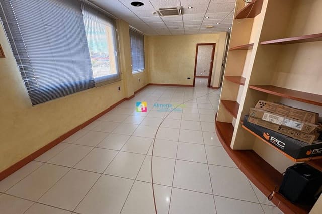 Commercial for rent in Albox - € 950 (Ref: 9378377)