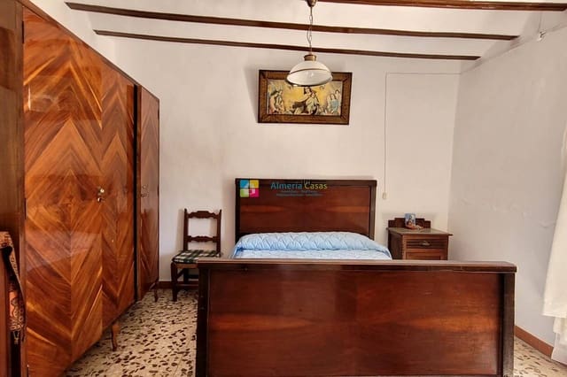 5 chambre Maison de Ville à vendre à Cúllar avec garage - 58 000 € (Ref: 9431769)