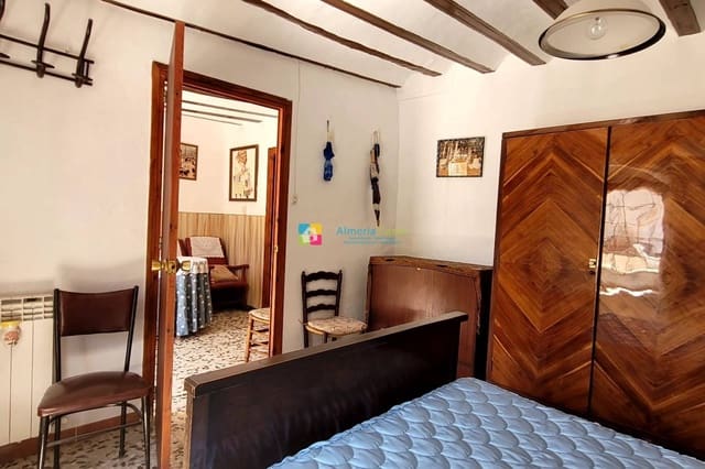 5 chambre Maison de Ville à vendre à Cúllar avec garage - 58 000 € (Ref: 9431769)