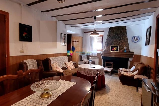 5 chambre Maison de Ville à vendre à Cúllar avec garage - 58 000 € (Ref: 9431769)