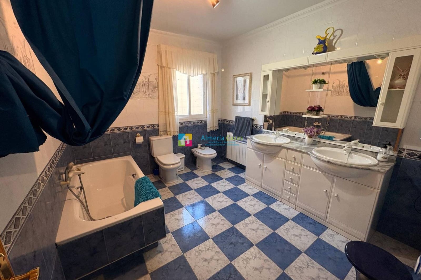 8 sypialnia Finka/Dom wiejski na sprzedaż w Velez-Rubio z basenem - 325 000 € (Ref: 9431999)