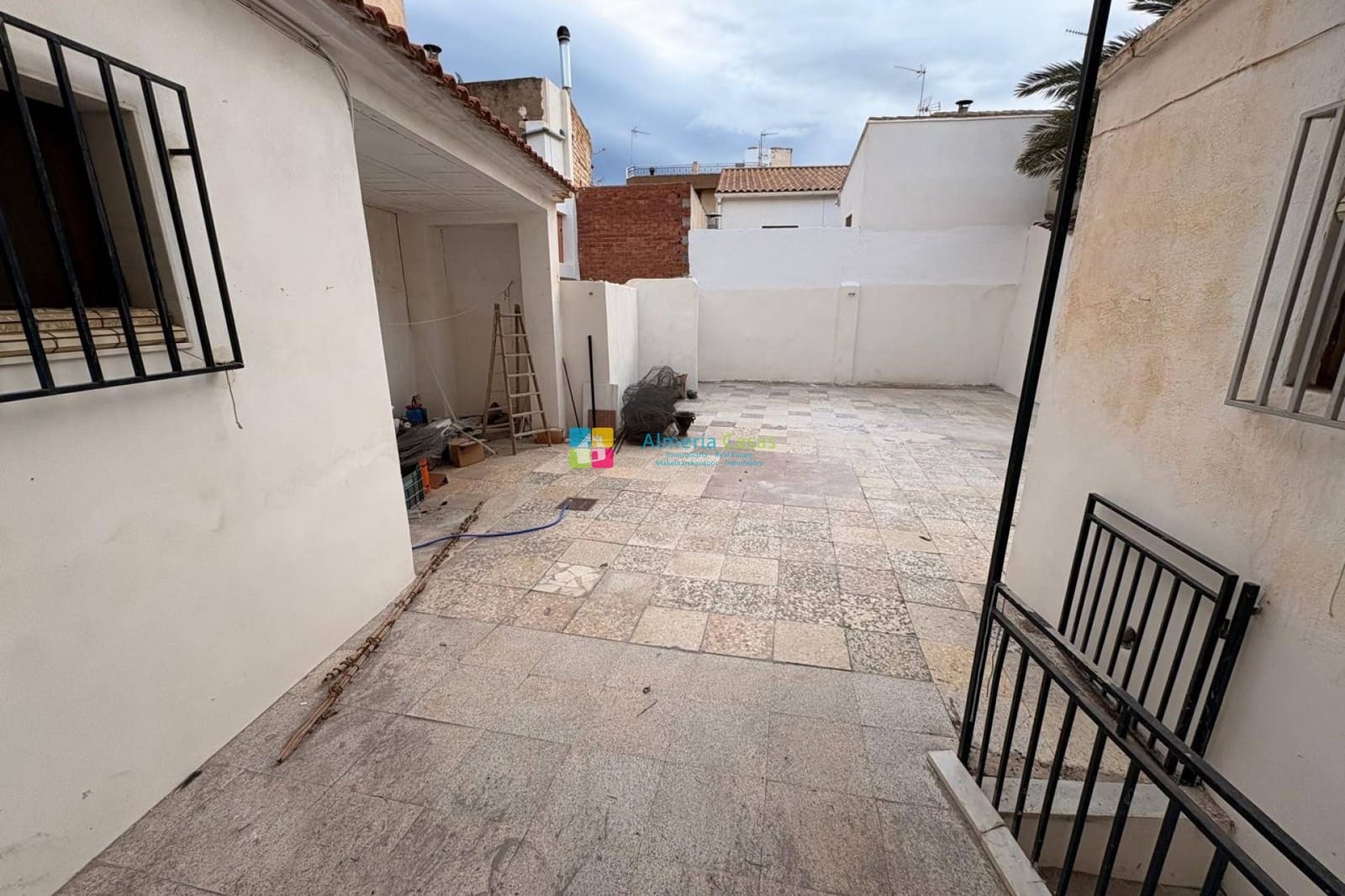 5 makuuhuone Omakotitalo vuokrattavana paikassa Cantoria - 600 € (Ref: 9436289)