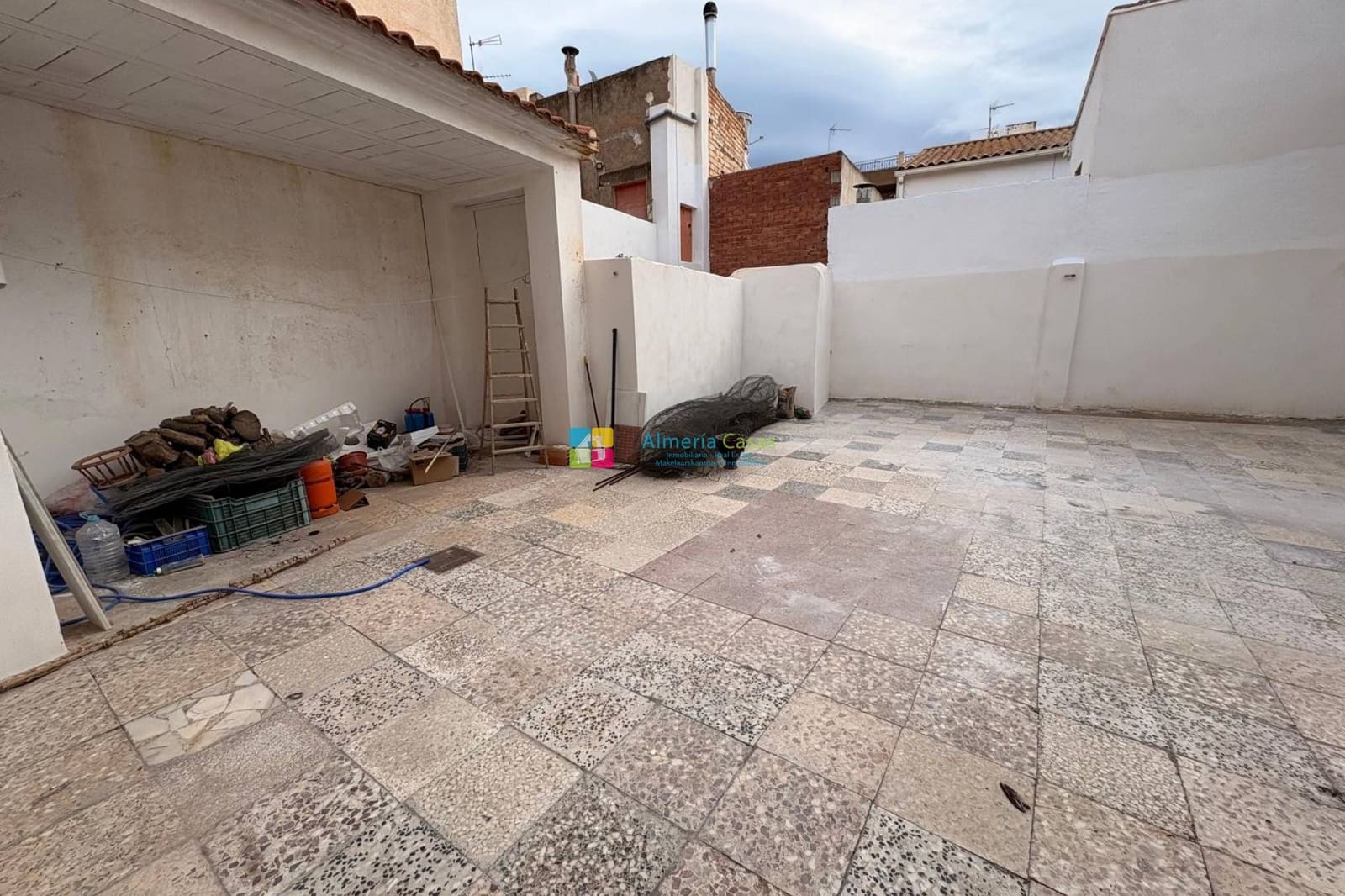 5 makuuhuone Omakotitalo vuokrattavana paikassa Cantoria - 600 € (Ref: 9436289)