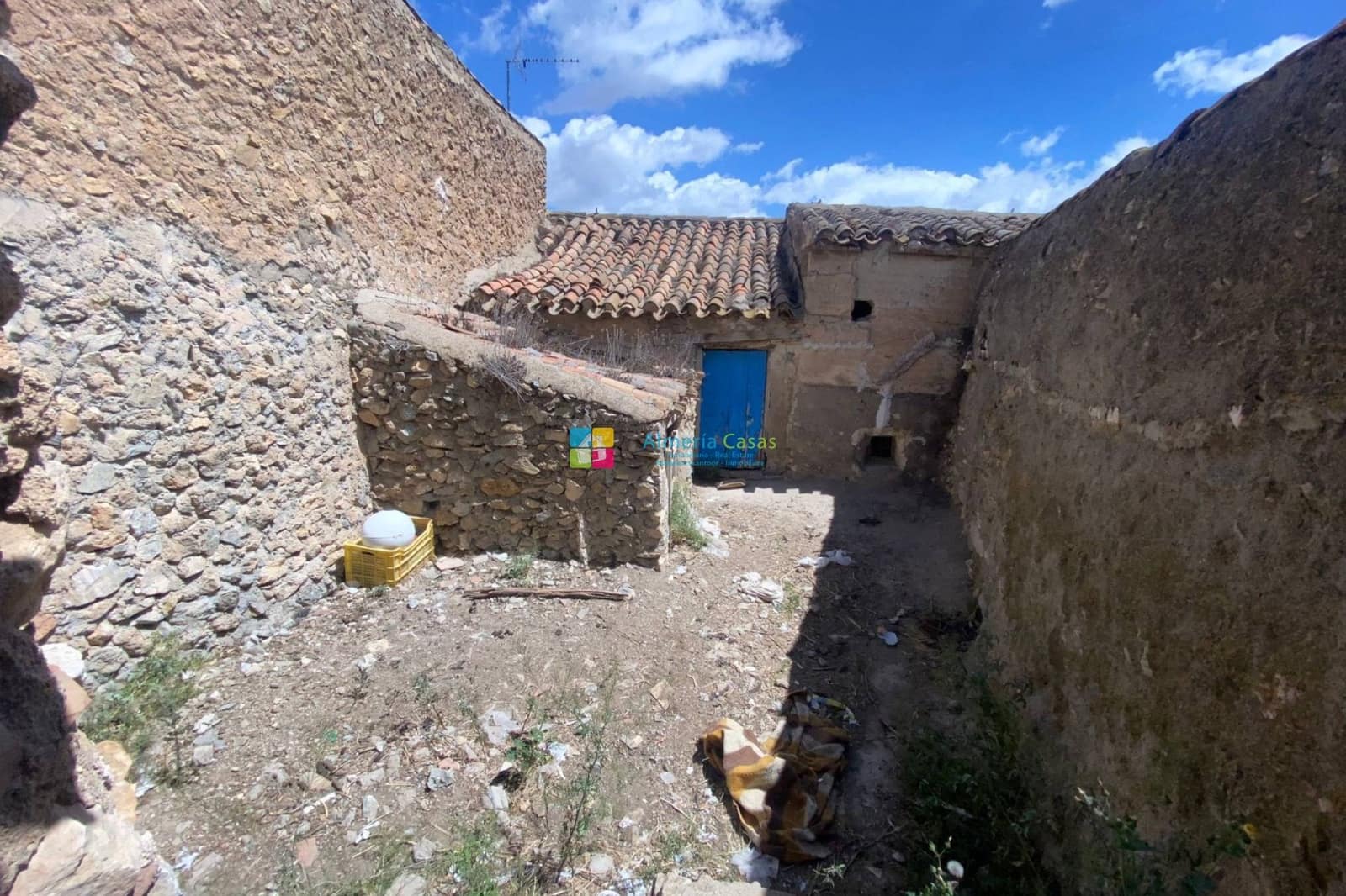 7 bedroom Townhouse for sale in Oria - € 25,000 (Ref: 9457750)