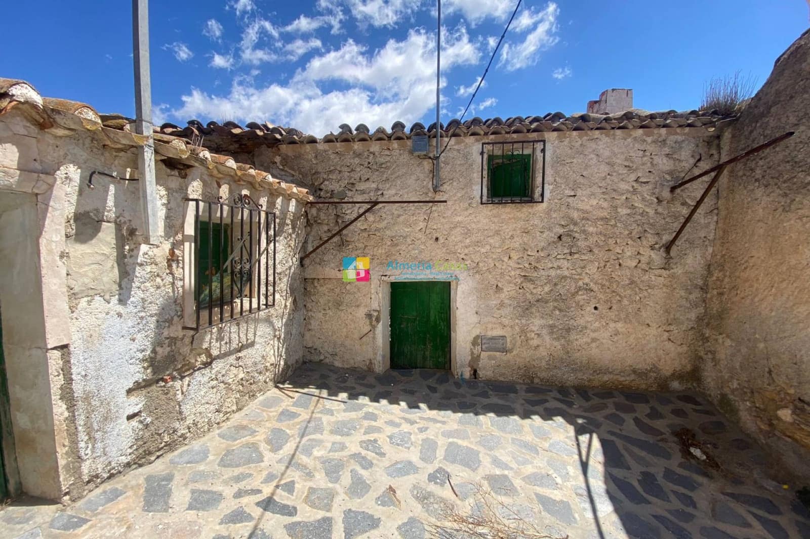 7 bedroom Townhouse for sale in Oria - € 25,000 (Ref: 9457750)