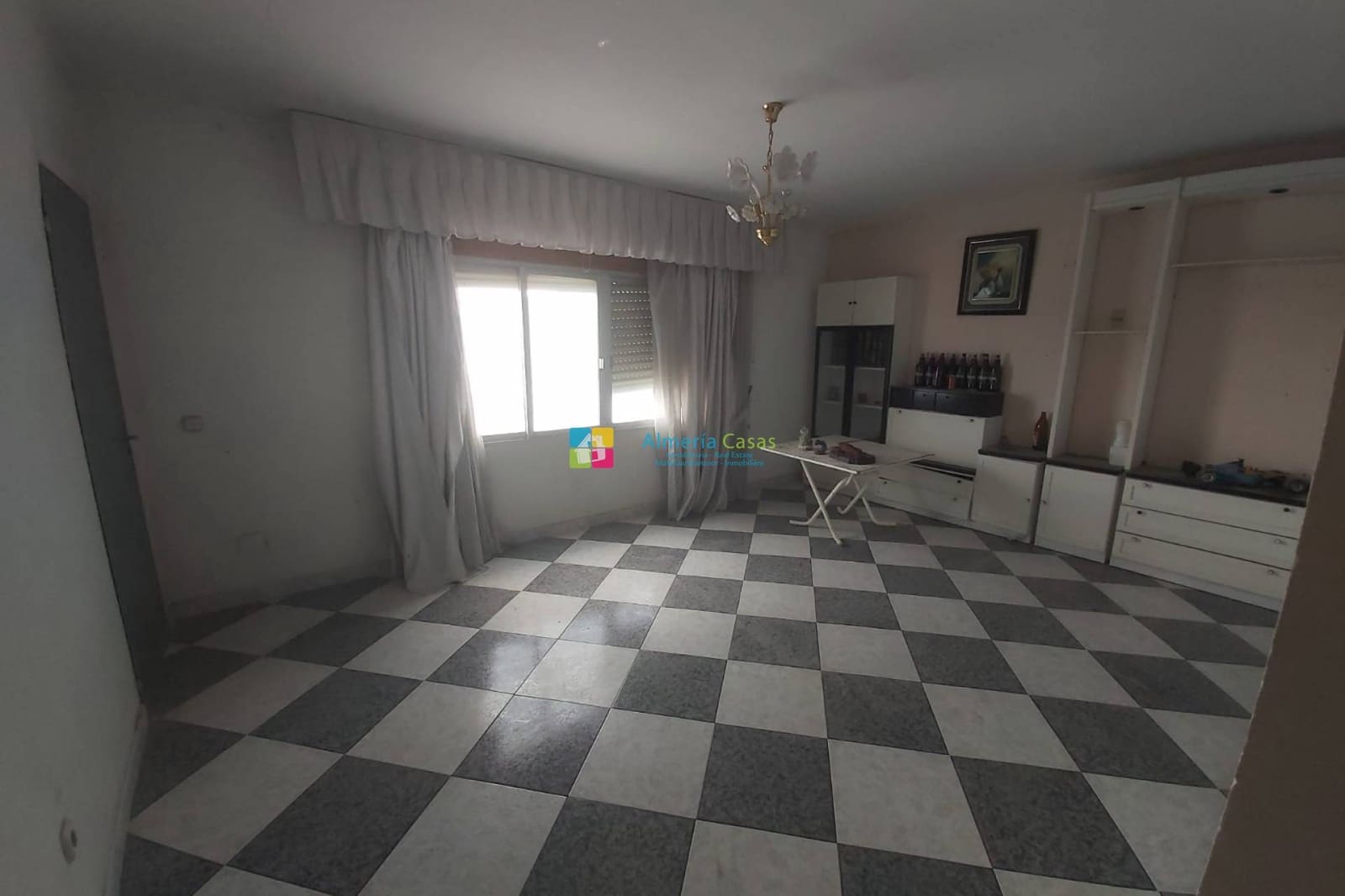 Casa de 6 habitaciones en Fines en venta con garaje - 92.000 € (Ref: 9466184)