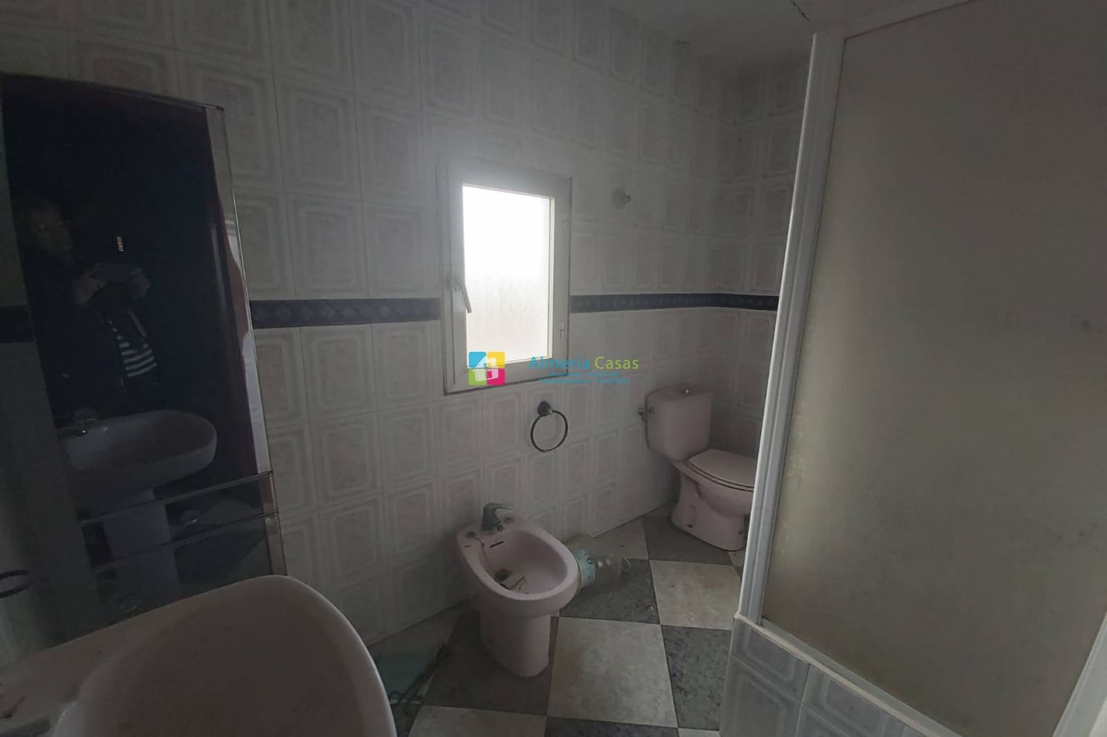 Casa de 6 habitaciones en Fines en venta con garaje - 92.000 € (Ref: 9466184)