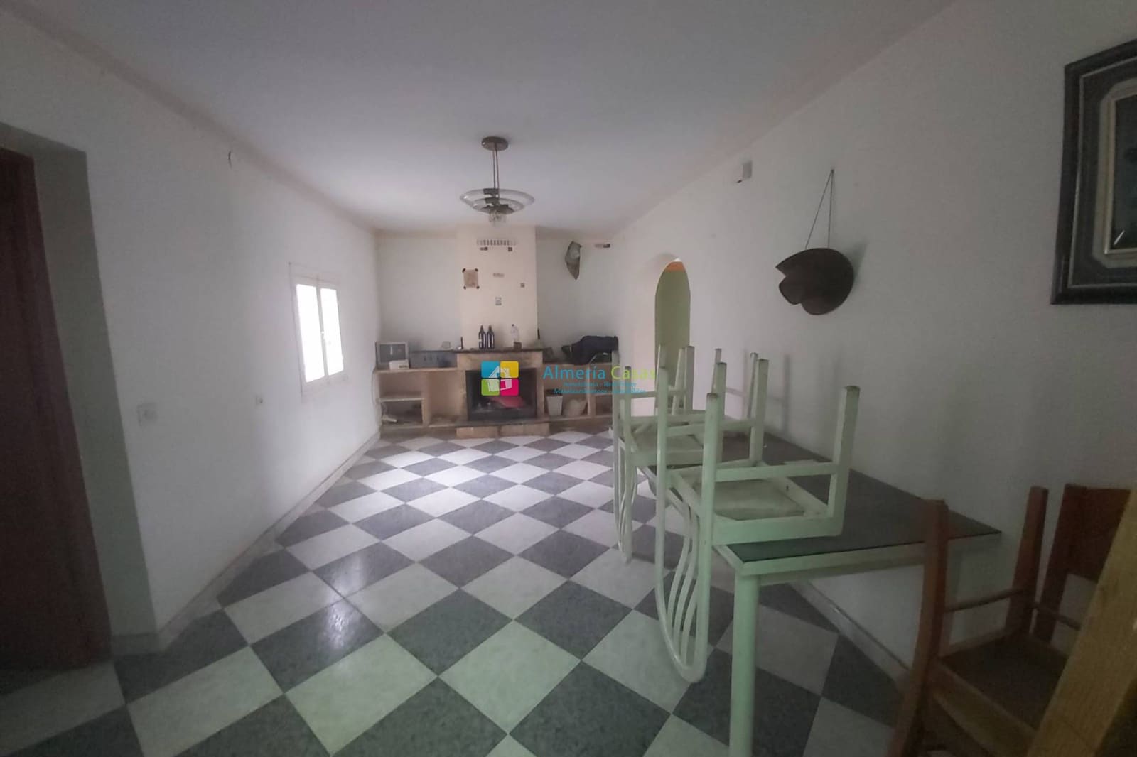 Casa de 6 habitaciones en Fines en venta con garaje - 92.000 € (Ref: 9466184)