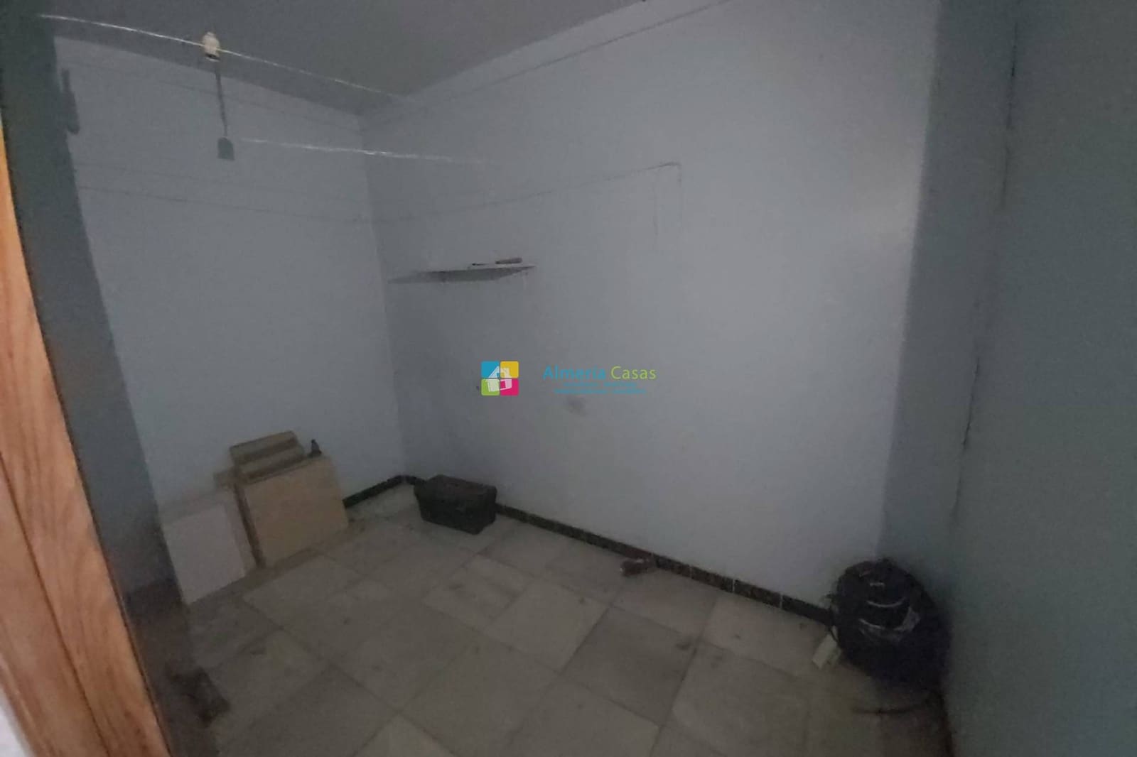 Casa de 6 habitaciones en Fines en venta con garaje - 92.000 € (Ref: 9466184)