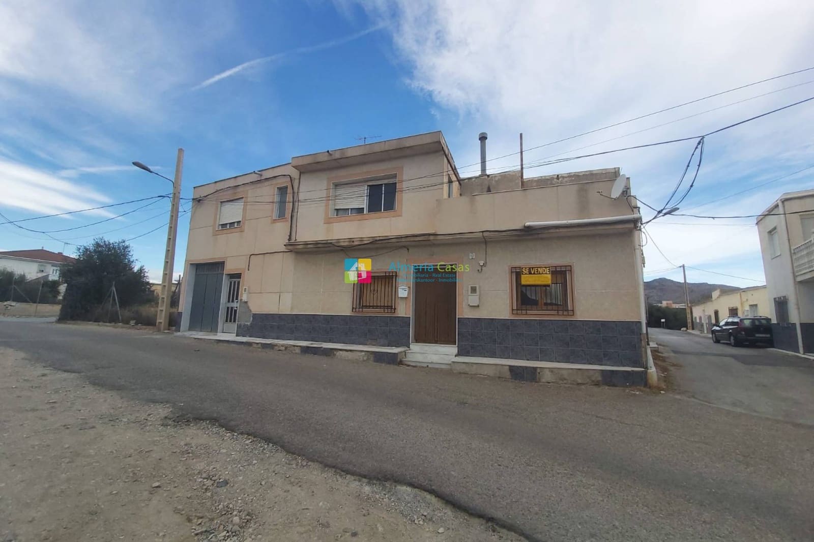 Casa de 6 habitaciones en Fines en venta con garaje - 92.000 € (Ref: 9466184)