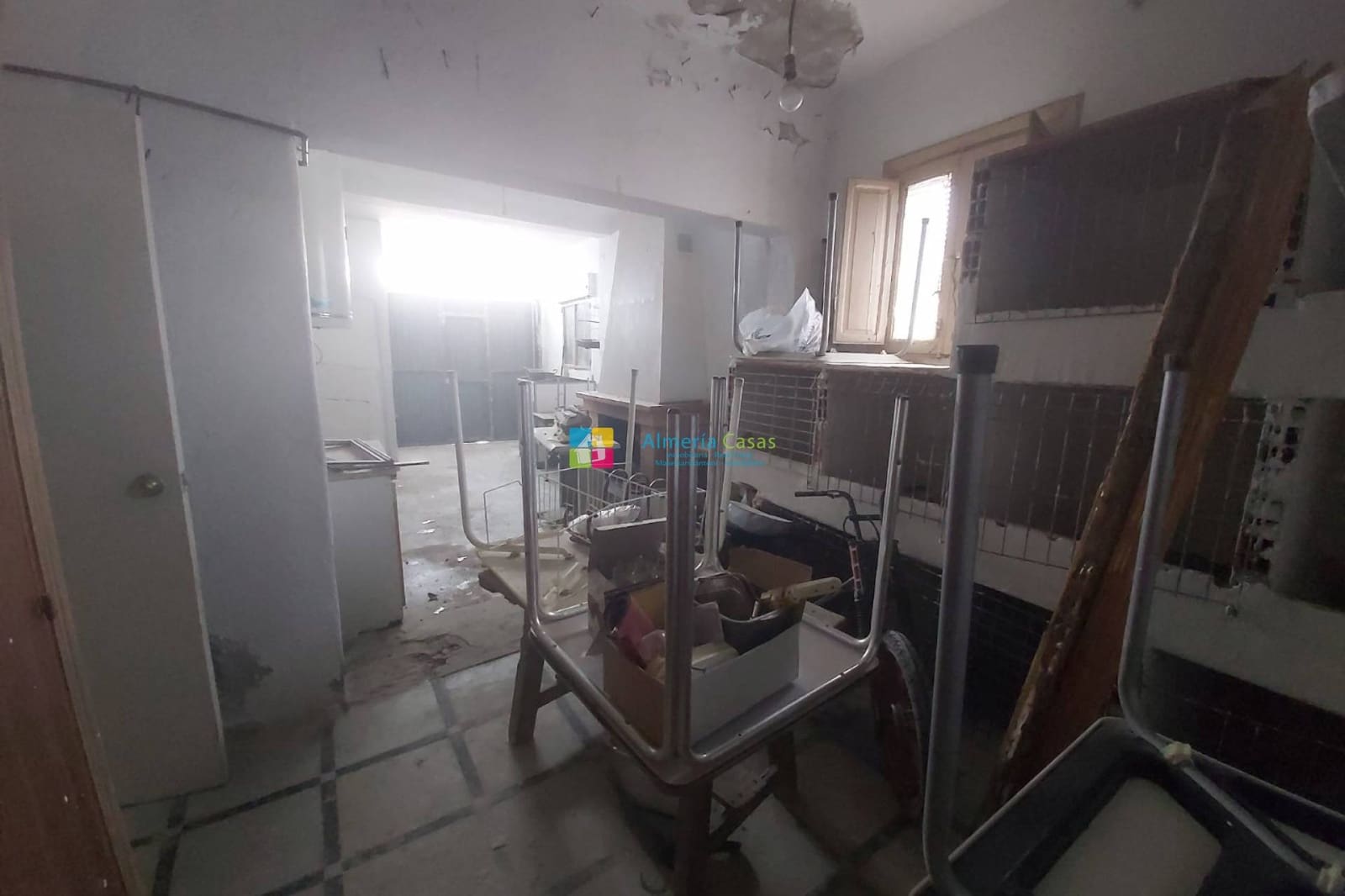 Casa de 6 habitaciones en Fines en venta con garaje - 92.000 € (Ref: 9466184)