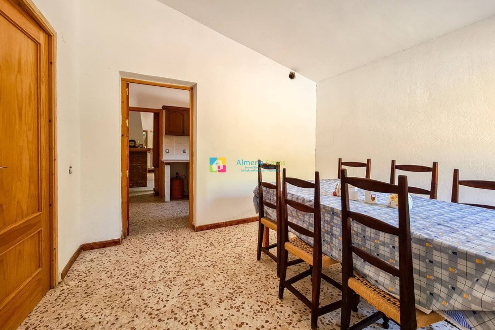 4 makuuhuone Maalaistalo myytävänä paikassa Lubrin mukana 
autotalli - 349 950 € (Ref: 9495254)