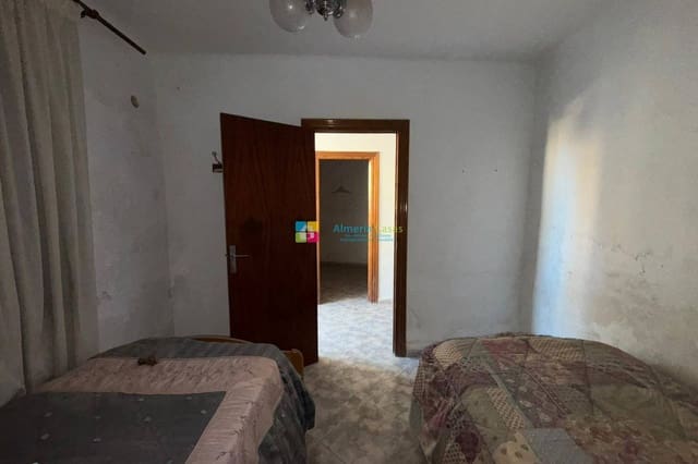 Casa de 4 habitaciones en Cantoria en venta - 55.000 € (Ref: 9503030)