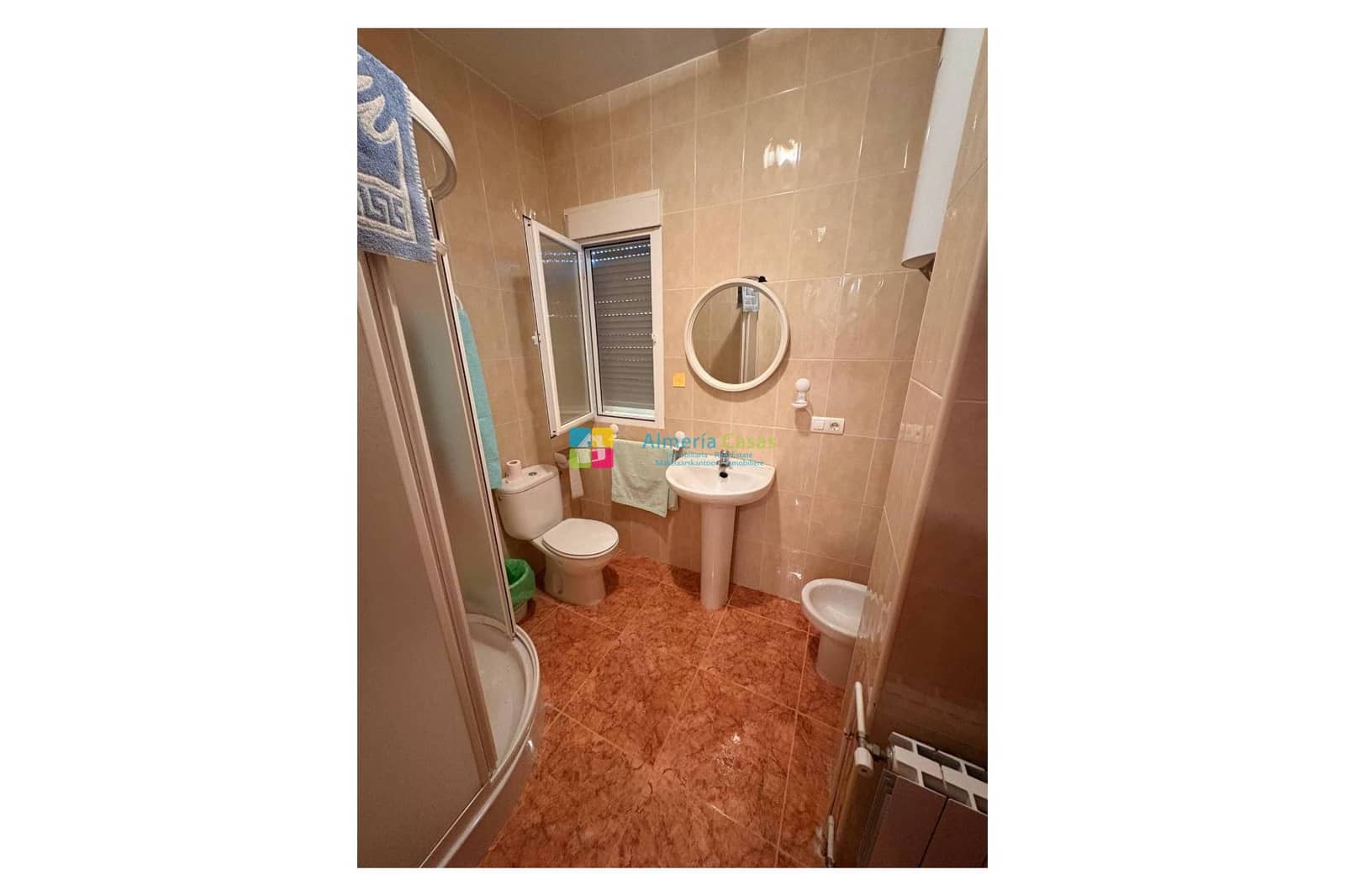 8 soveværelse Byhus til salg i Sierro med garage - € 224.950 (Ref: 9521758)