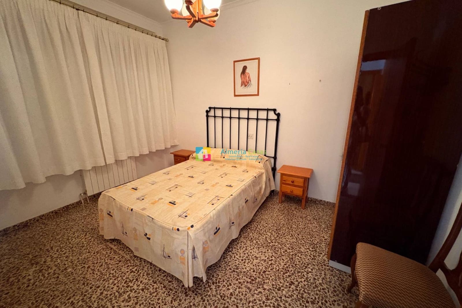 8 soveværelse Byhus til salg i Sierro med garage - € 224.950 (Ref: 9521758)