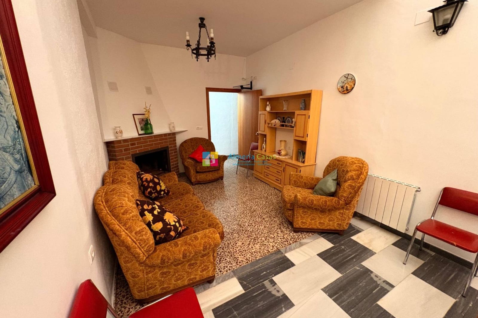 8 soveværelse Byhus til salg i Sierro med garage - € 224.950 (Ref: 9521758)