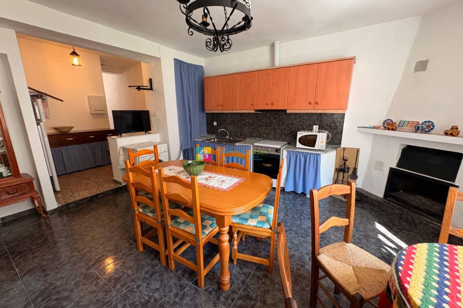 8 soveværelse Byhus til salg i Sierro med garage - € 224.950 (Ref: 9521758)