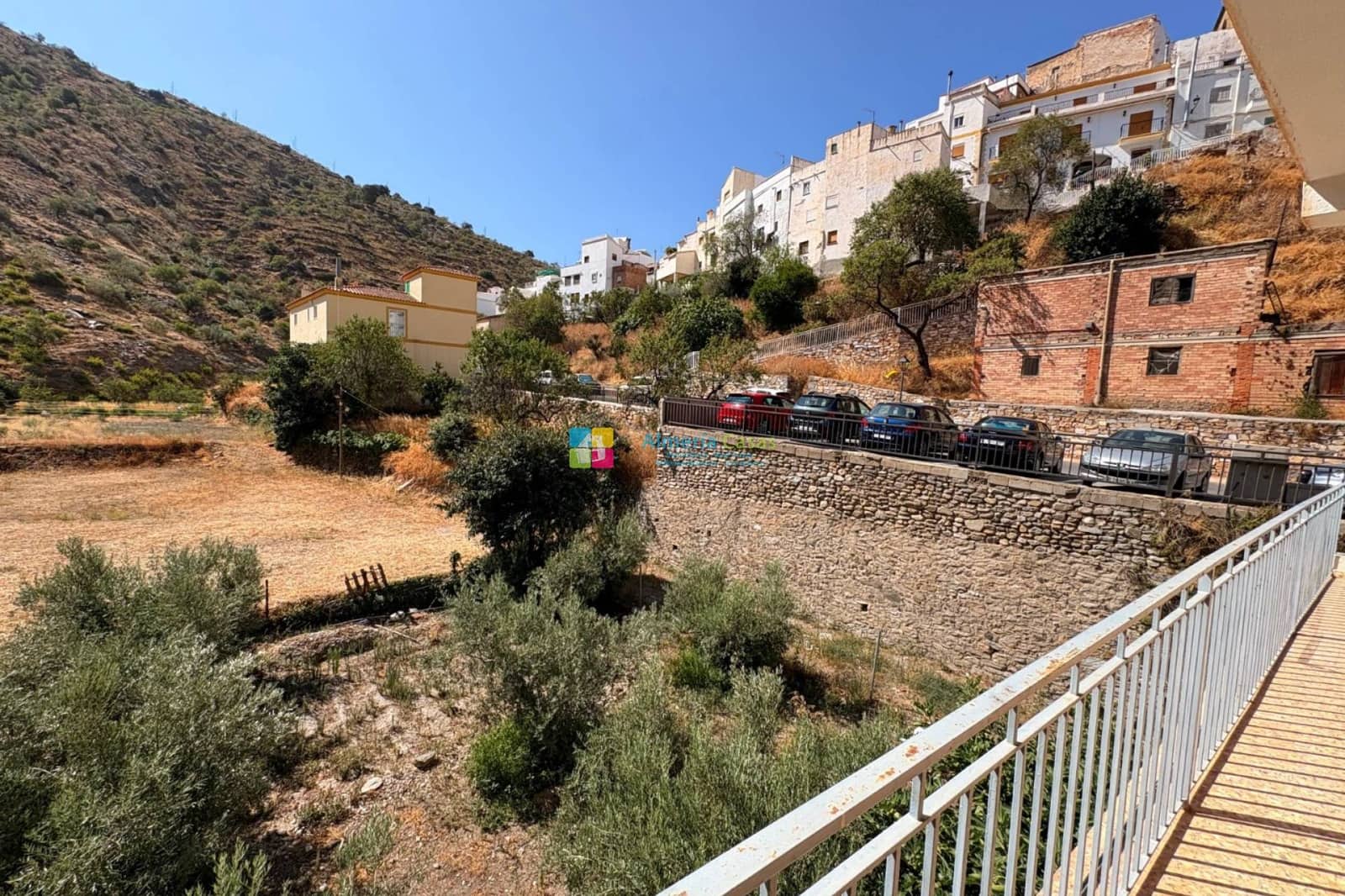 8 soveværelse Byhus til salg i Sierro med garage - € 224.950 (Ref: 9521758)