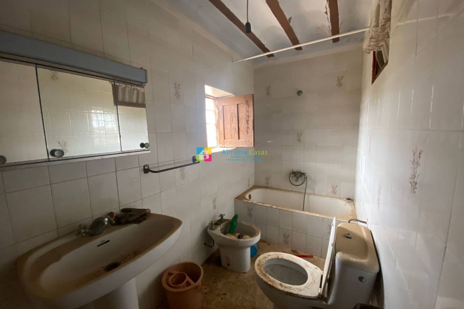 5 soveværelse Finca/Landehus til salg i Albox - € 66.000 (Ref: 9528502)