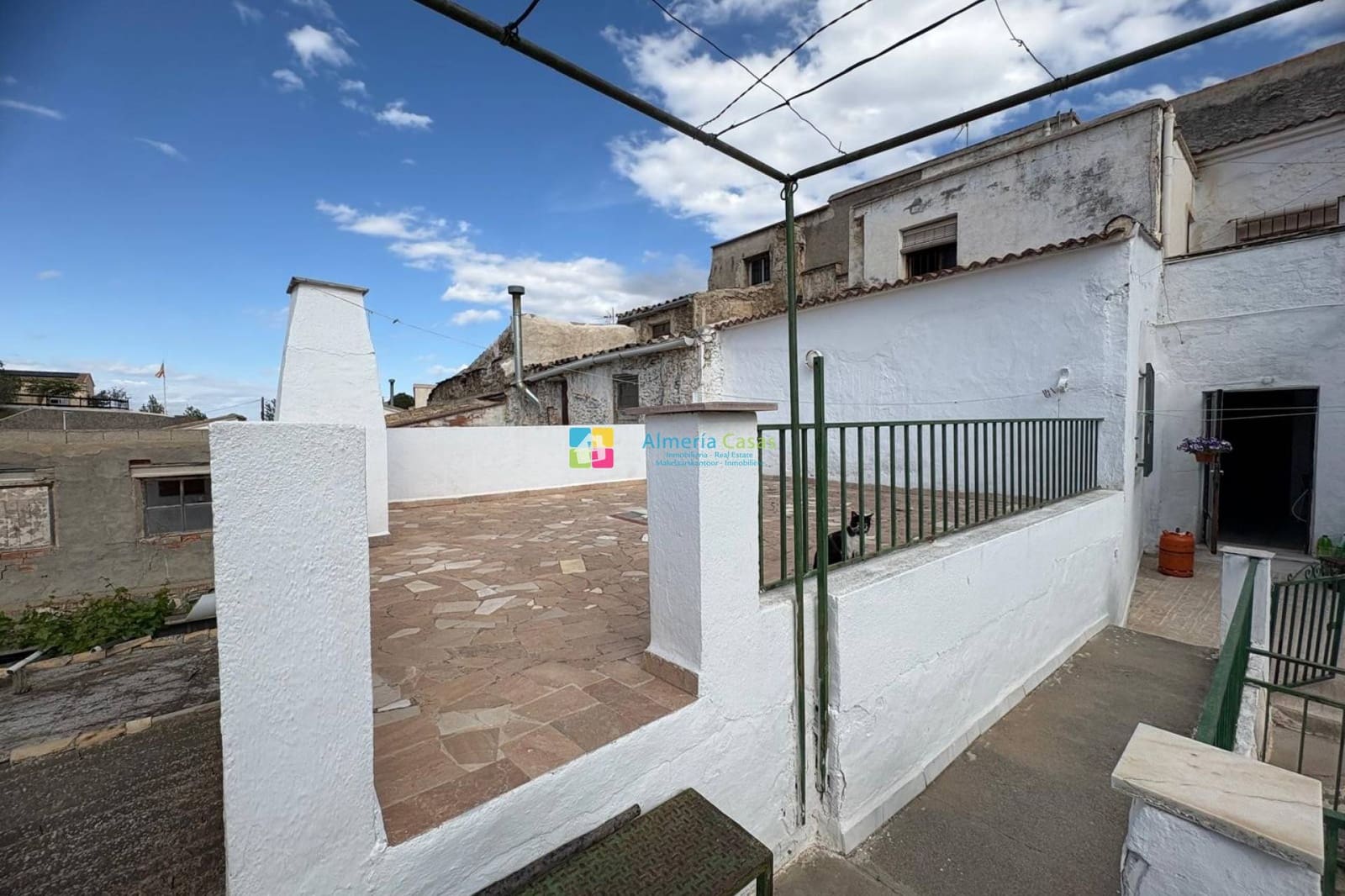 7 bedroom Townhouse for sale in Sufli - € 99,000 (Ref: 9528507)