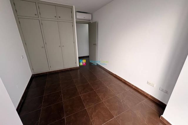 3 makuuhuone Huoneisto vuokrattavana paikassa Los Llanos (Zurgena), Zurgena - 475 € (Ref: 9532189)