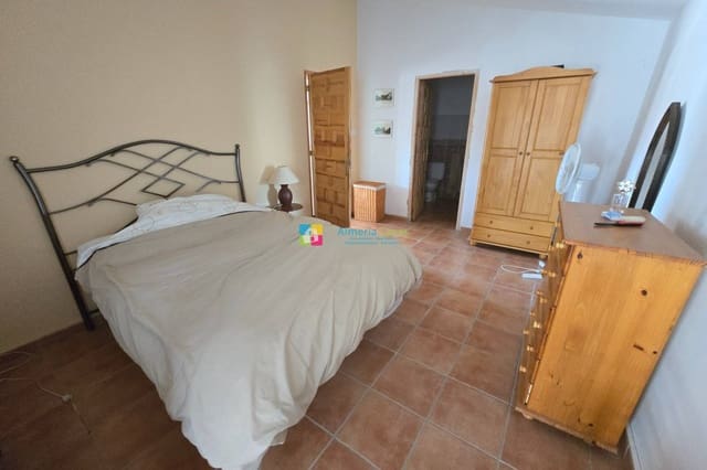 4 slaapkamer Finca/Landhuis te koop in Albox - € 120.000 (Ref: 9534740)