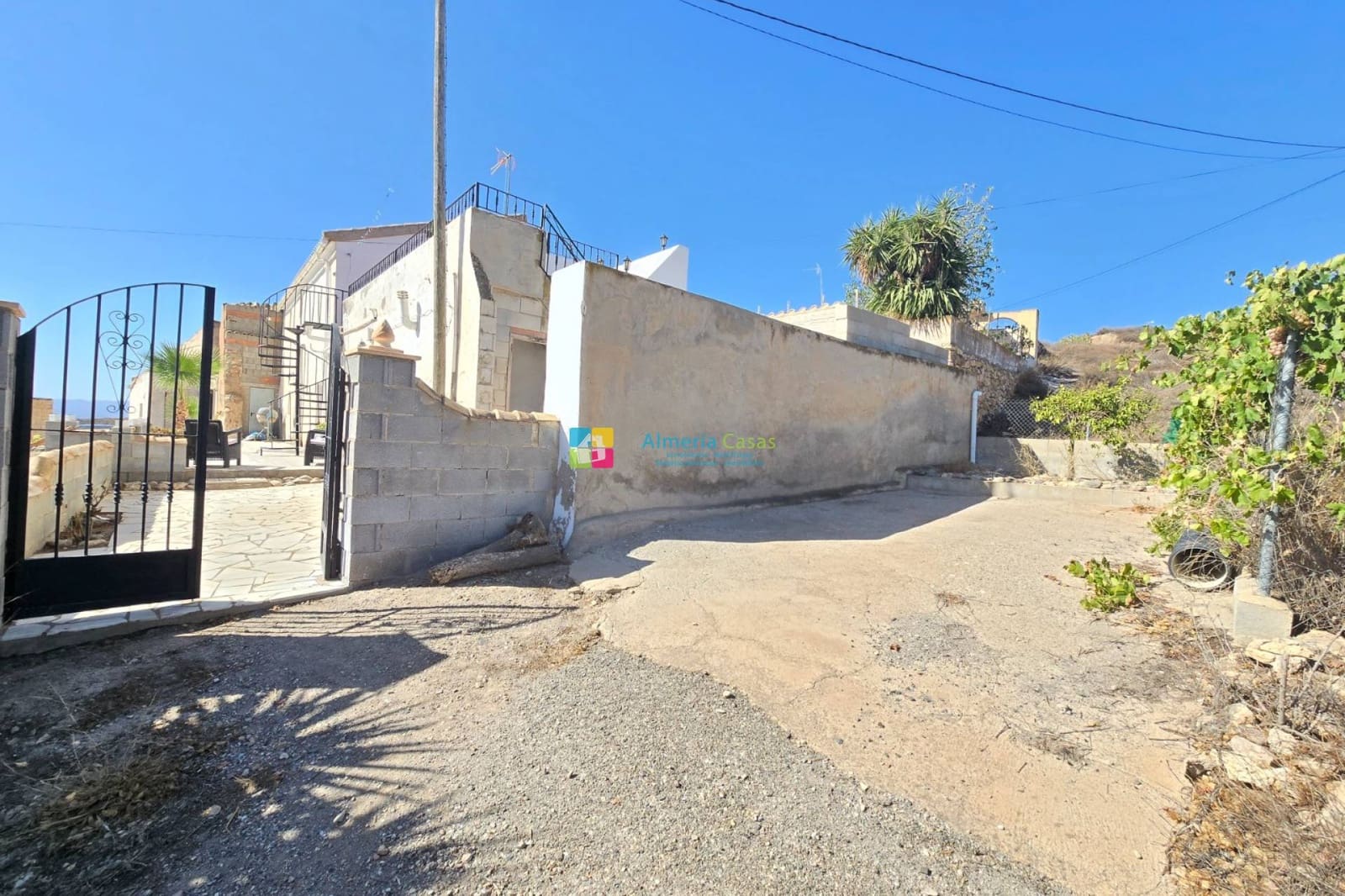 4 slaapkamer Finca/Landhuis te koop in Albox - € 120.000 (Ref: 9534740)