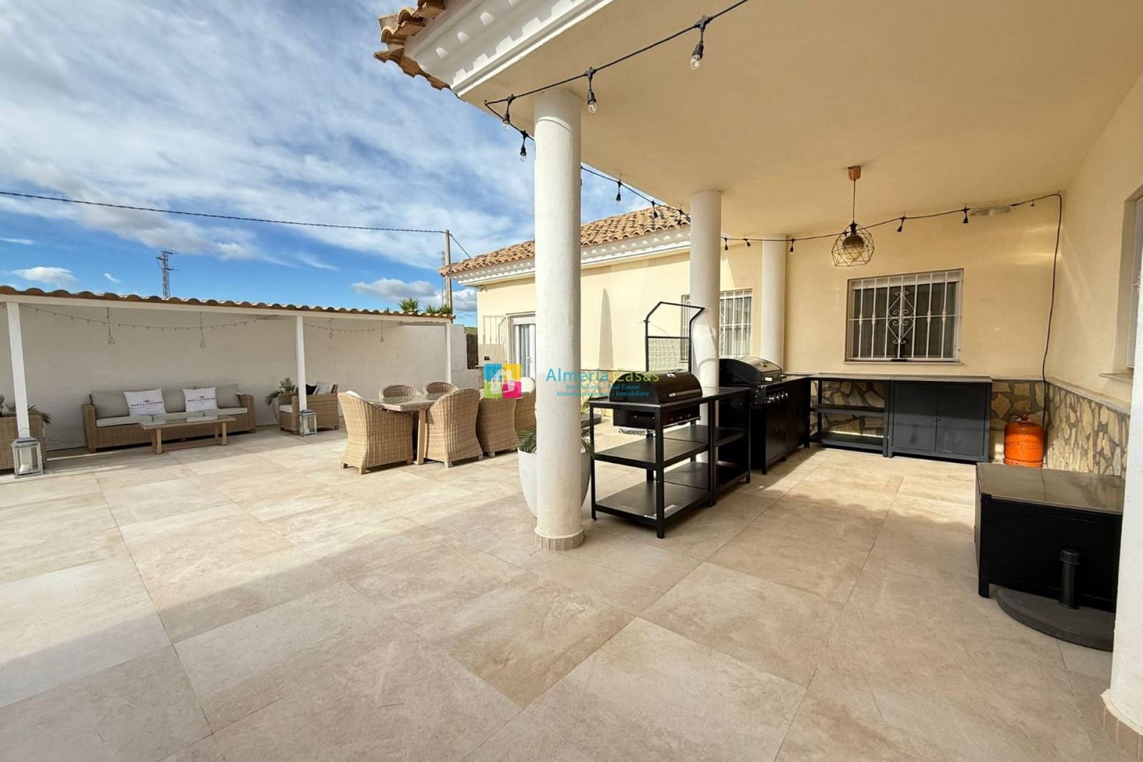 3 Zimmer Villa zu verkaufen in El Cucador mit Pool - 295.000 € (Ref: 9539602)