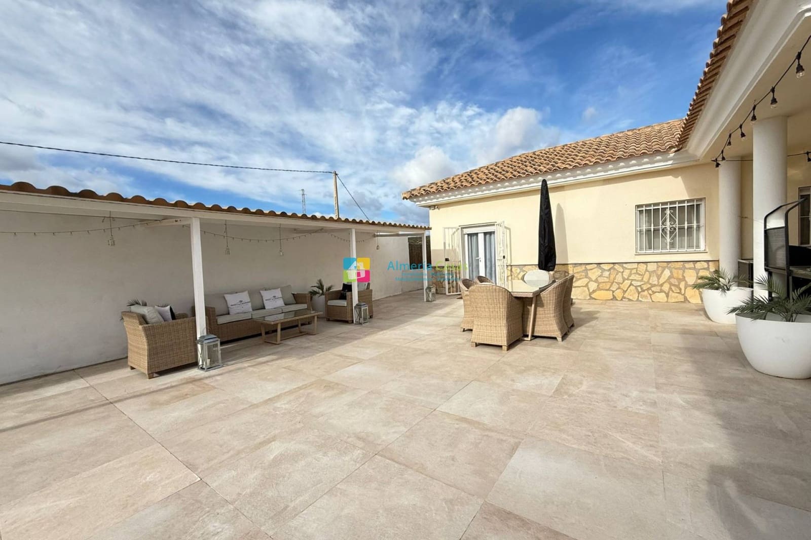 3 Zimmer Villa zu verkaufen in El Cucador mit Pool - 295.000 € (Ref: 9539602)