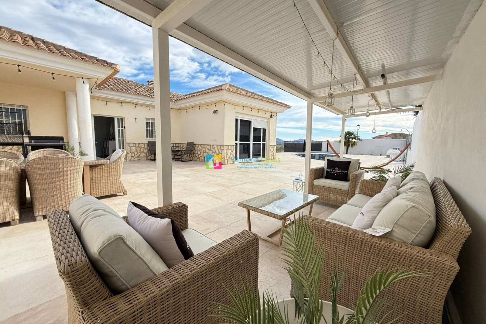 3 Zimmer Villa zu verkaufen in El Cucador mit Pool - 295.000 € (Ref: 9539602)