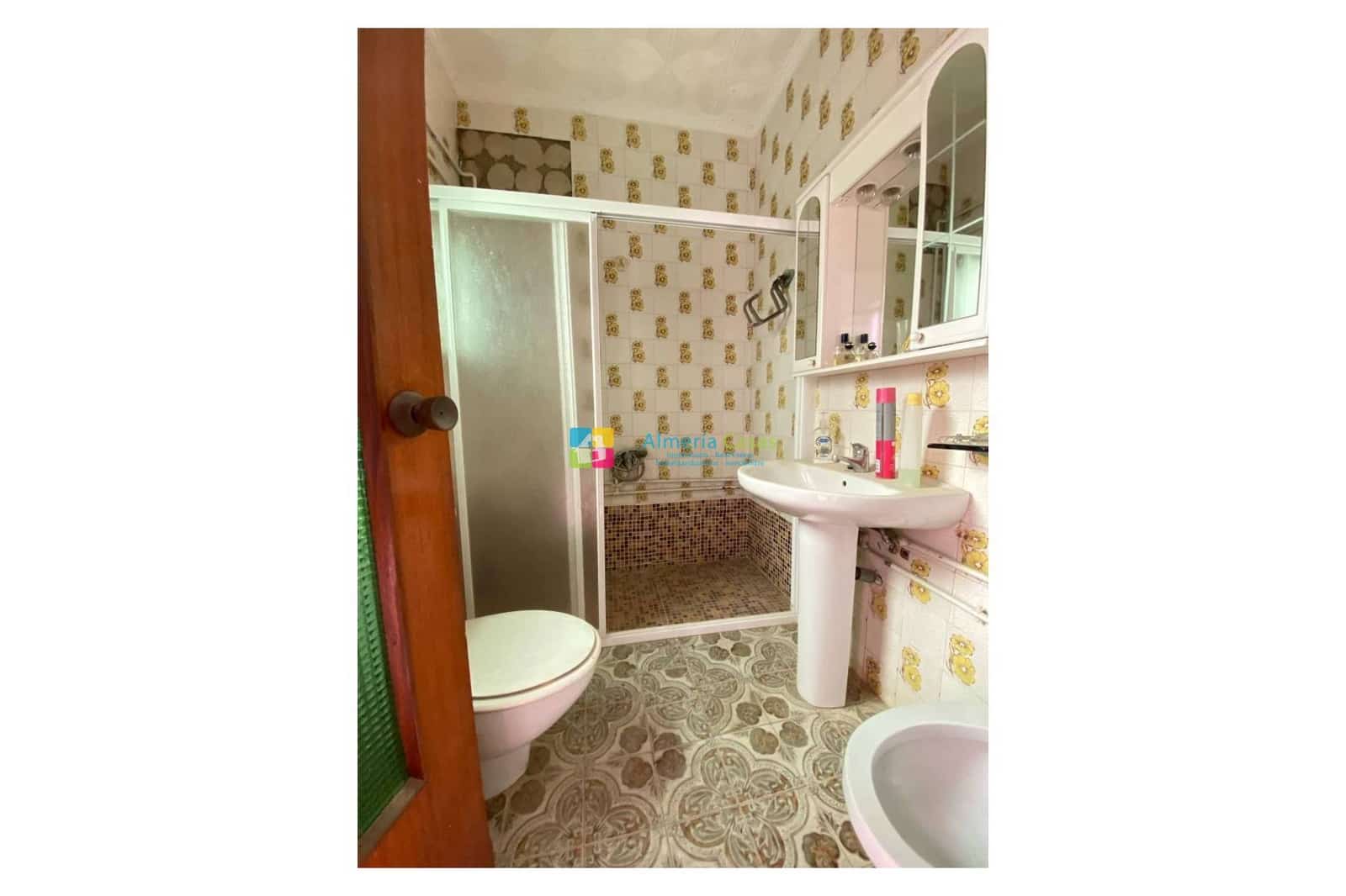 4 slaapkamer Huis te koop in Albox met garage - € 129.000 (Ref: 9541997)