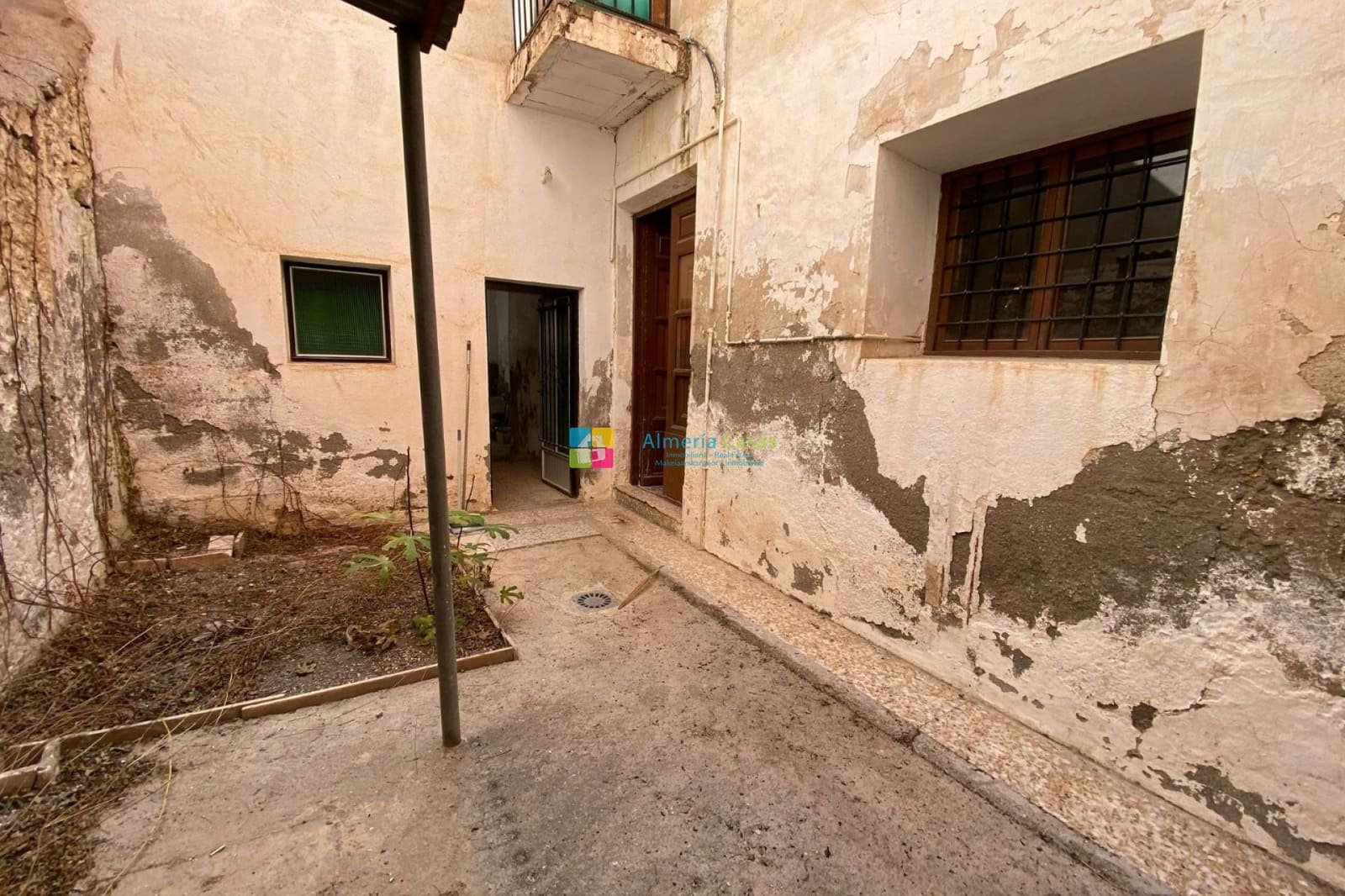 4 slaapkamer Huis te koop in Albox met garage - € 129.000 (Ref: 9541997)