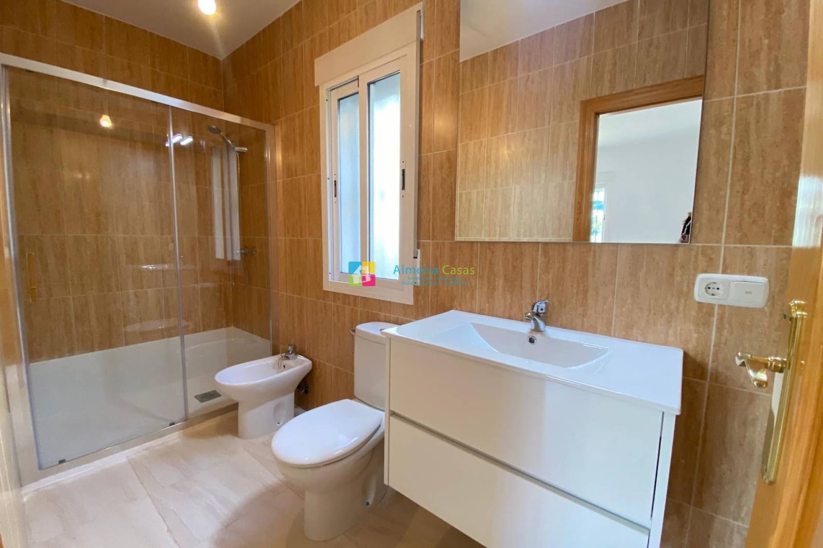 3 makuuhuone Huvila myytävänä paikassa Arboleas mukana uima-altaan - 255 000 € (Ref: 9542000)