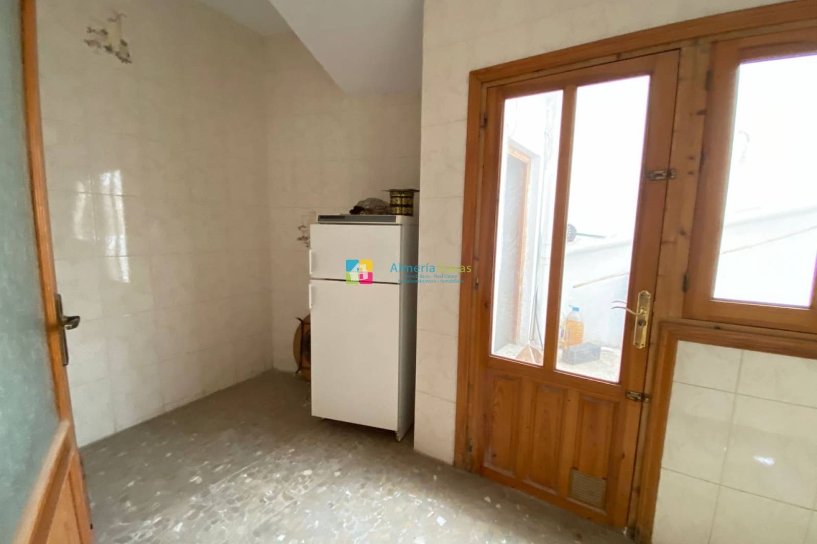 6 bedroom Townhouse for sale in Cantoria with garage - € 155,000 (Ref: 9542001)