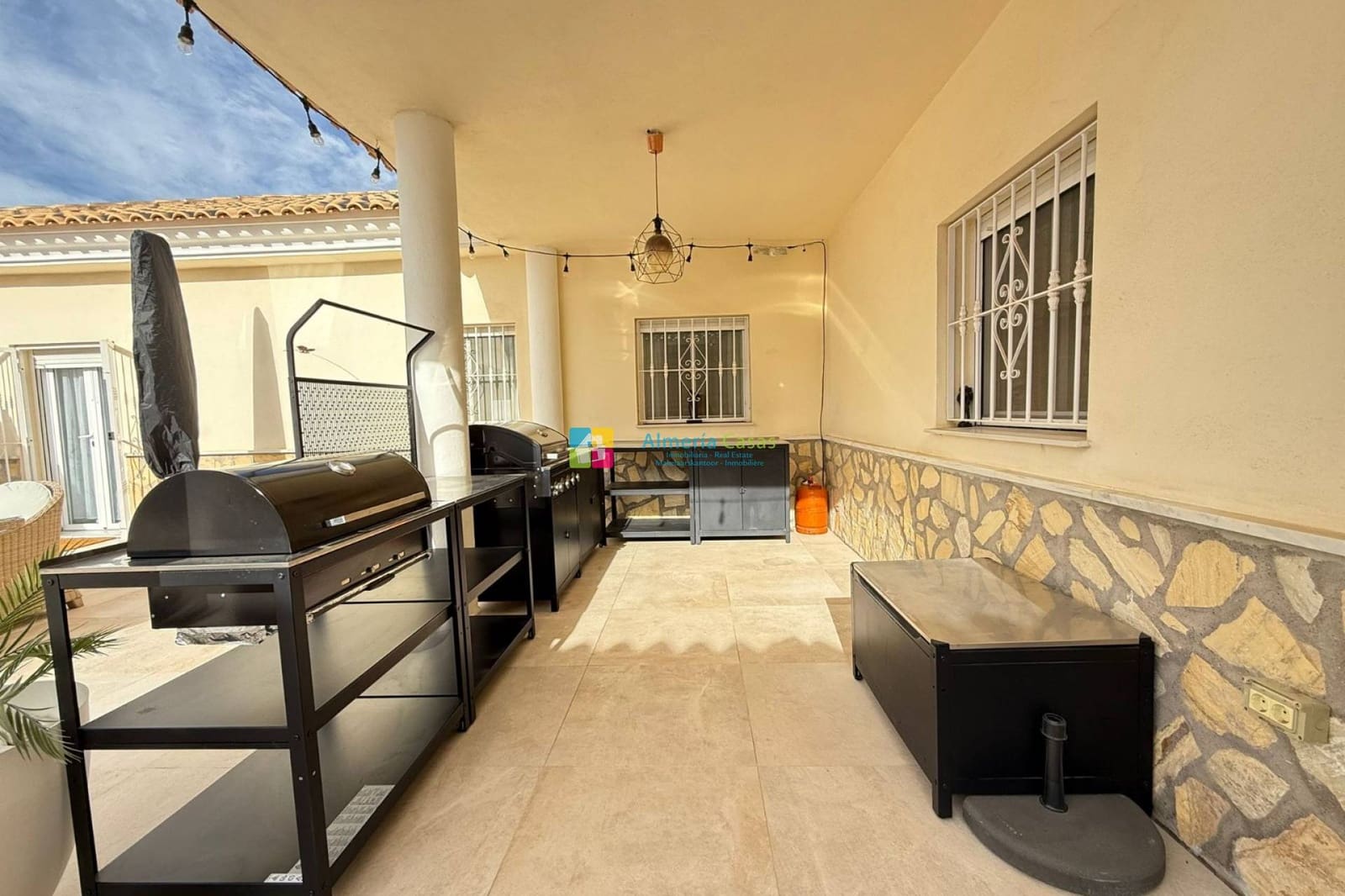 3 bedroom Villa for sale in El Cucador with pool - € 295,000 (Ref: 9558927)