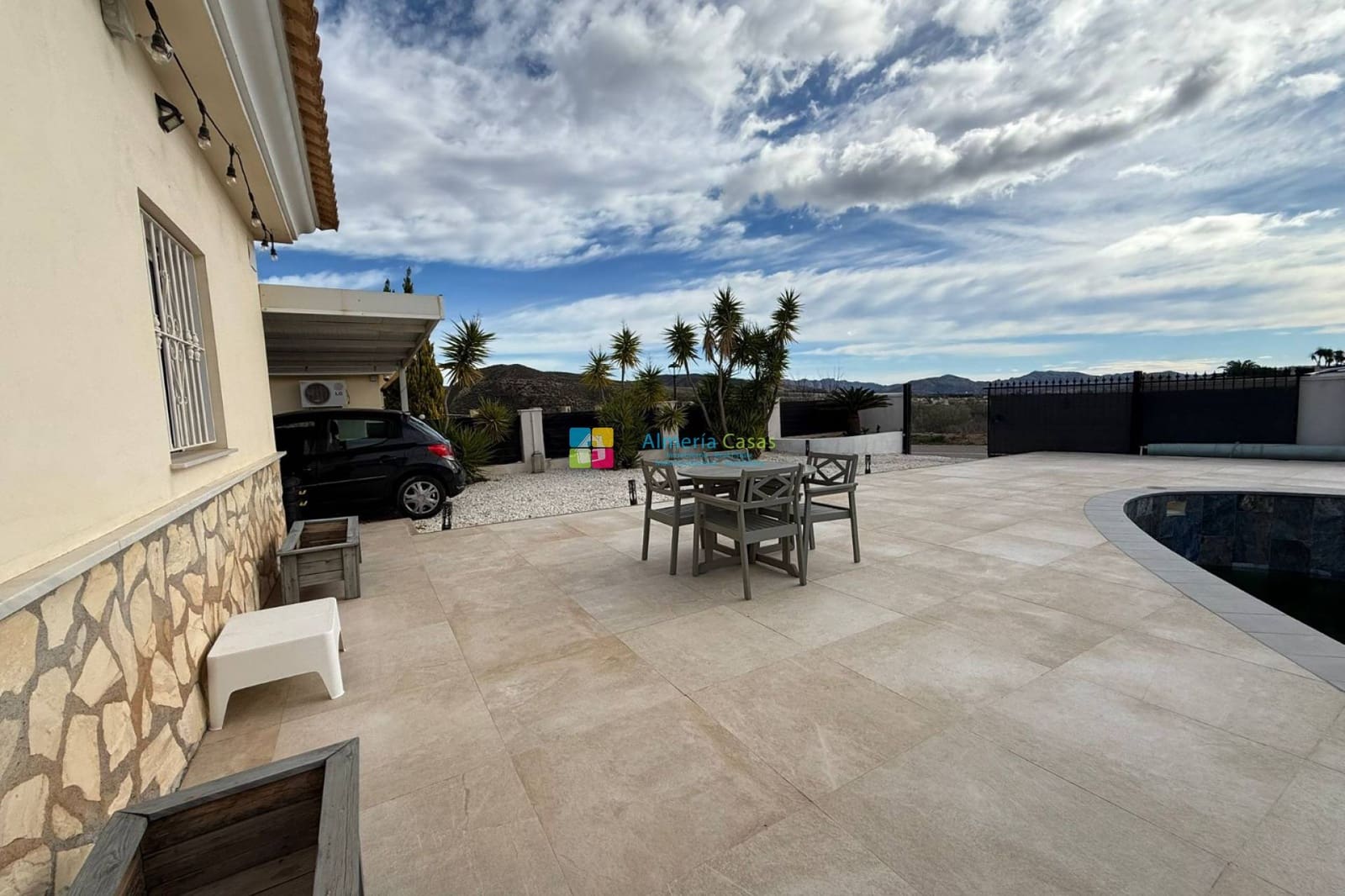 3 bedroom Villa for sale in El Cucador with pool - € 295,000 (Ref: 9558927)