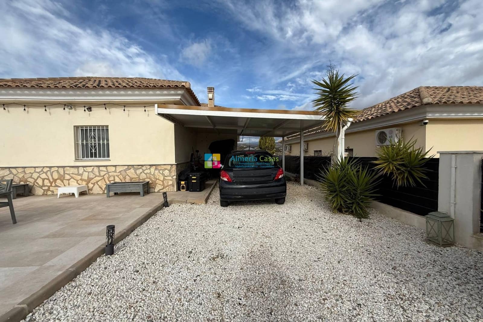 3 bedroom Villa for sale in El Cucador with pool - € 295,000 (Ref: 9558927)