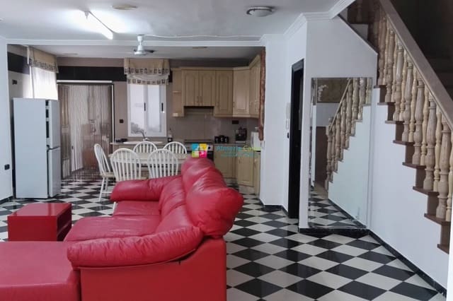 Casa de 3 habitaciones en Fines en venta - 95.000 € (Ref: 9583489)