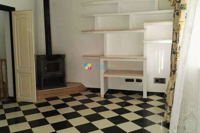Casa de 3 habitaciones en Fines en venta - 95.000 € (Ref: 9583489)