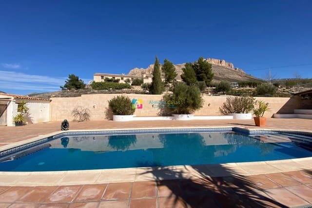 Finca/Casa Rural de 8 habitaciones en Vélez-Blanco en venta con piscina garaje - 695.000 € (Ref: 9583490)